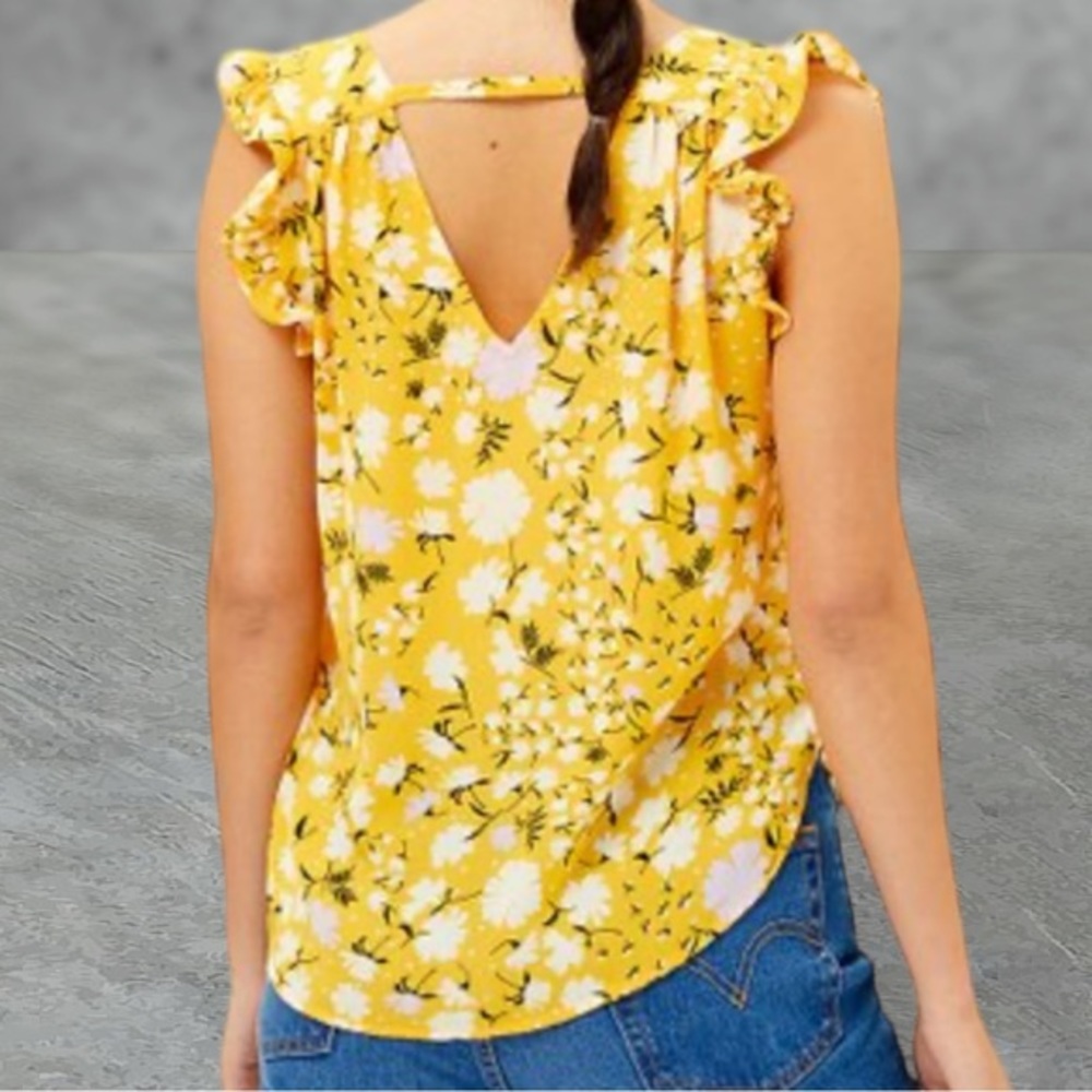 Philosophy Republic Clothing Yellow & White Floral Flutter-Sleeve V-Neck Blouse - Picture 2 of 6
